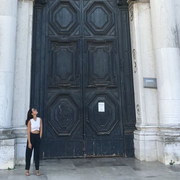 Meet your Posher, Laura - Picture 1 of 1